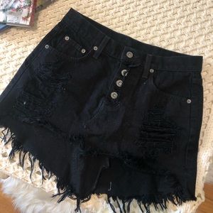 Black carmar LF mini skirt!
